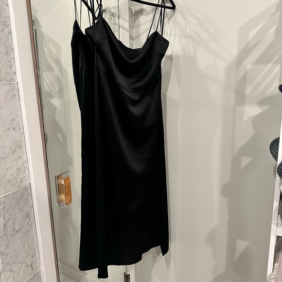 Aritzia Babaton Atrium Satin Dress, Size 08 - Picture 5 of 7